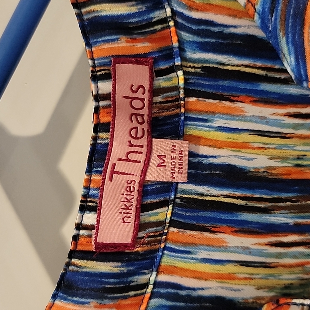 nikkies Threads, Size M , Multi colored - Picture 3 of 4